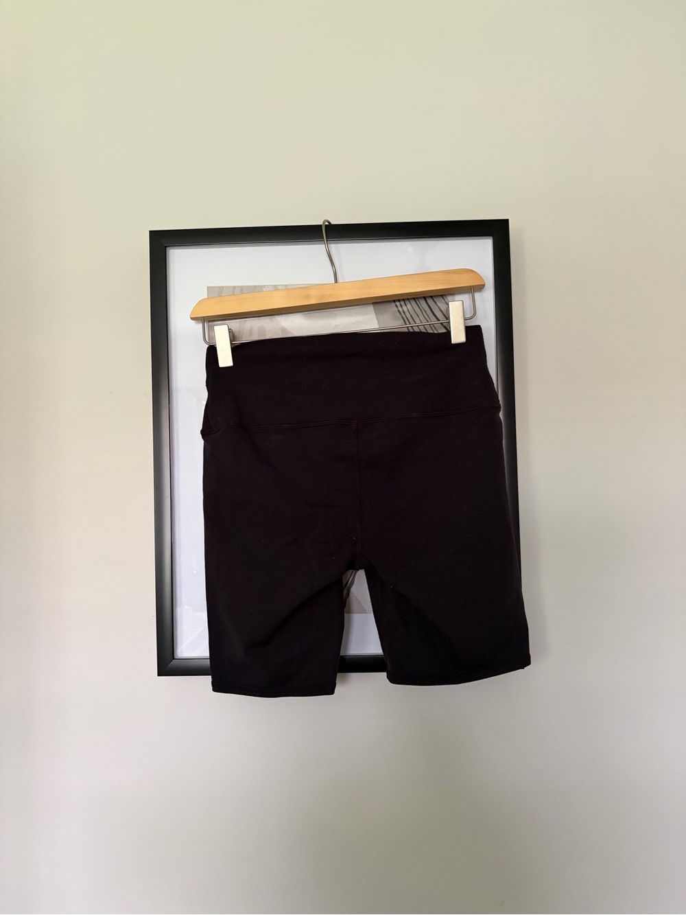 Alo High-Rise Bike Shorts in Black - Picture 4 of 4